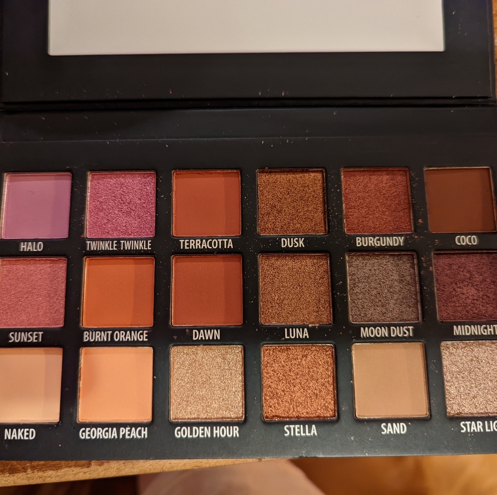 KAB Day+Night eyeshadow palette